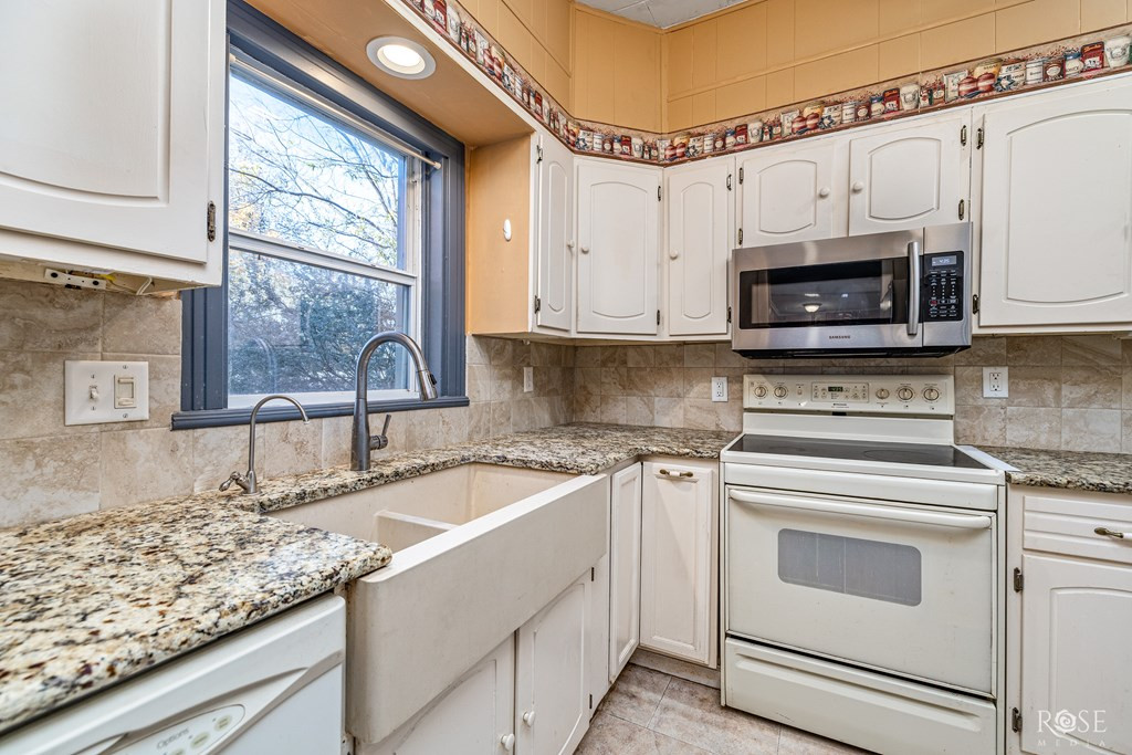 5 N Monroe Street Property Photo 16