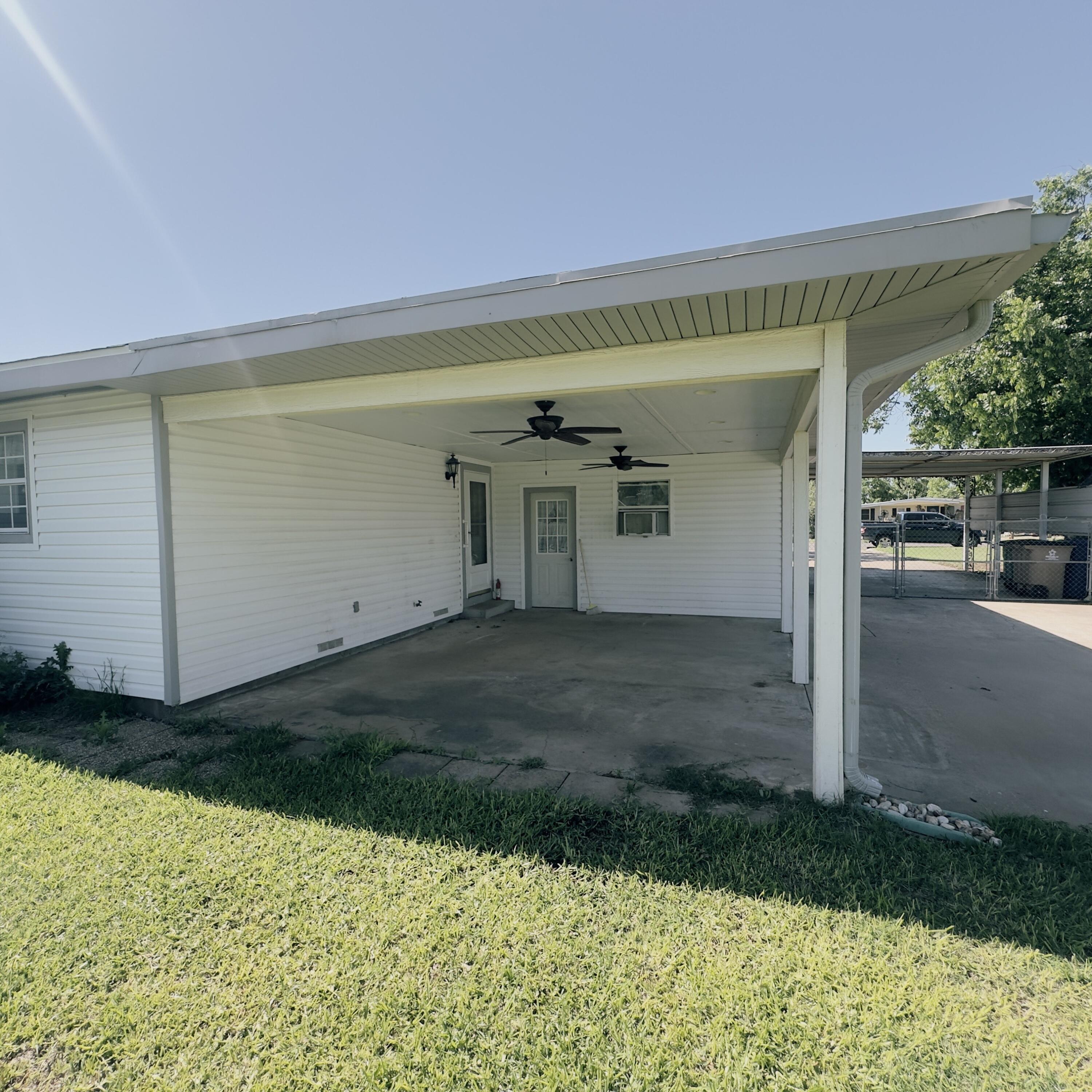 418 E 39th Street Property Photo 5