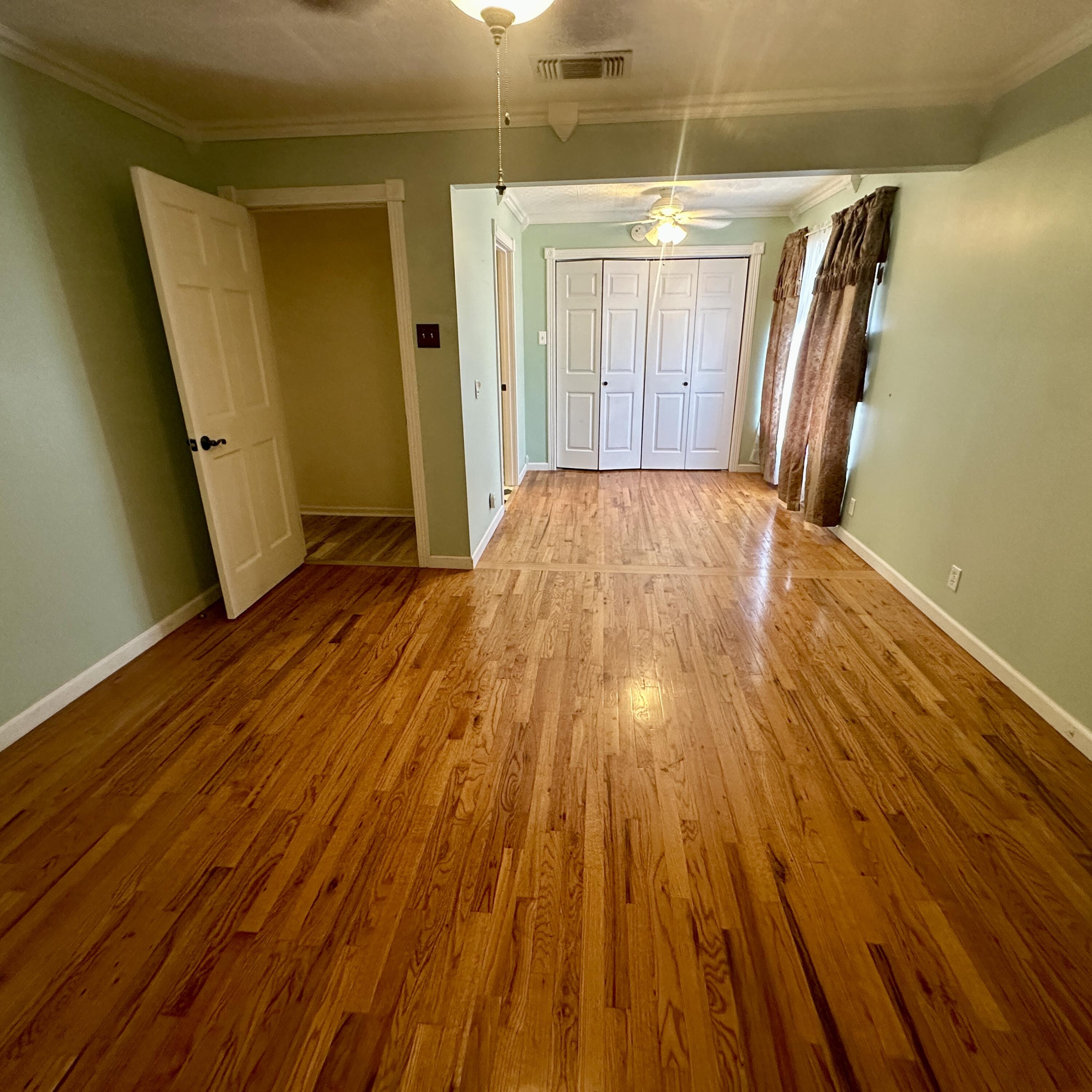 418 E 39th Street Property Photo 12