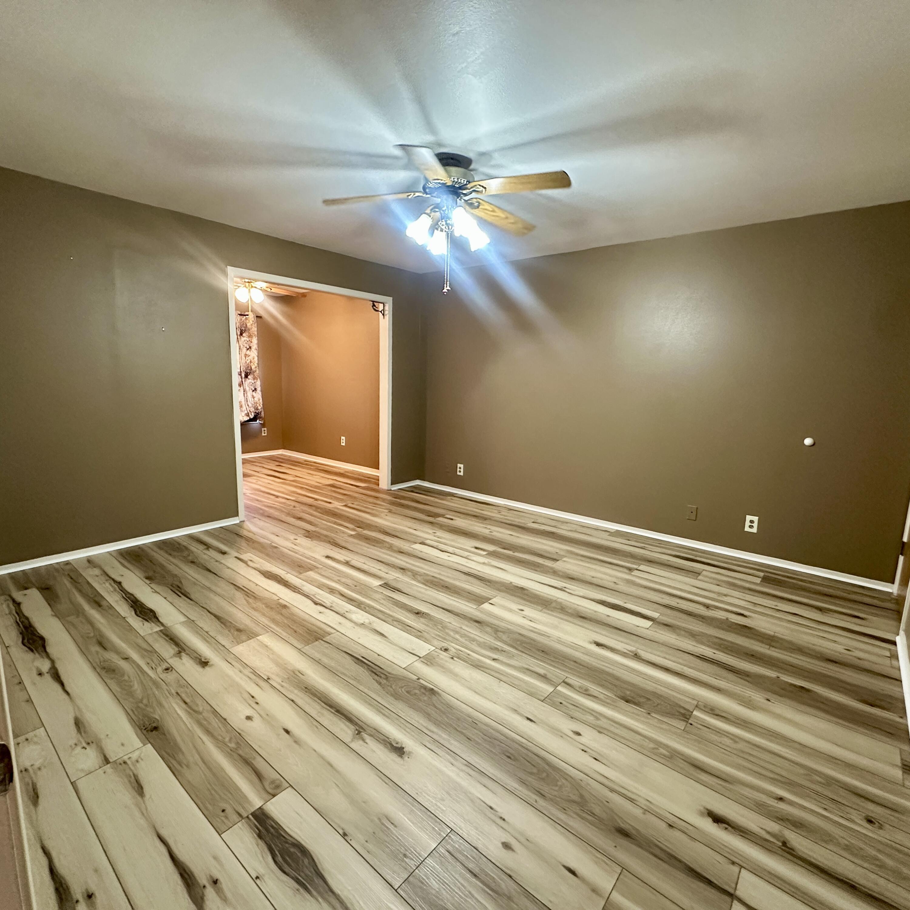 418 E 39th Street Property Photo 16