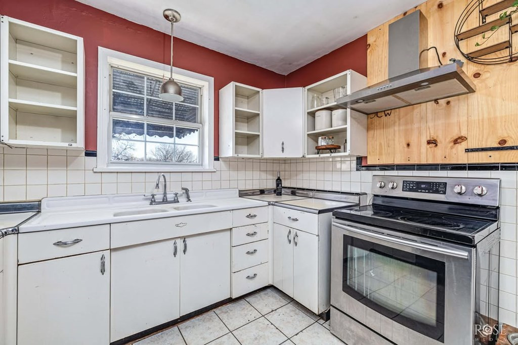 205 Broadway Street Property Photo 14