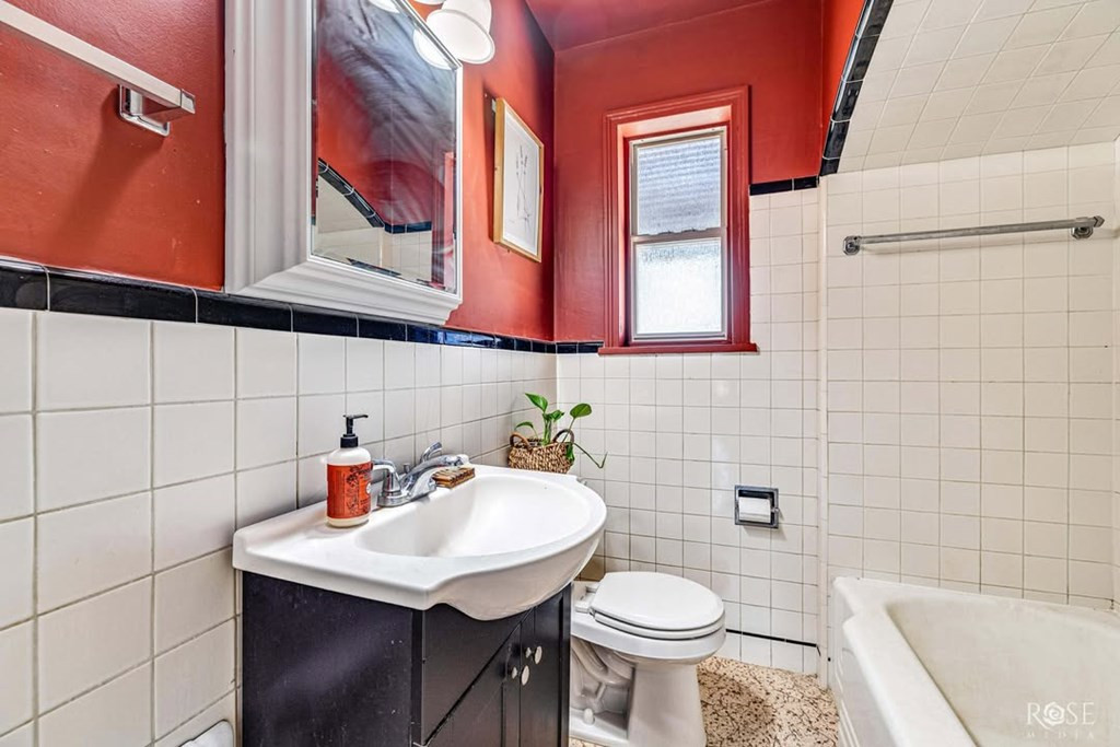 205 Broadway Street Property Photo 16