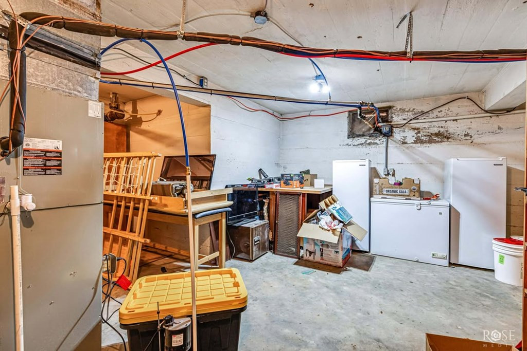 205 Broadway Street Property Photo 28