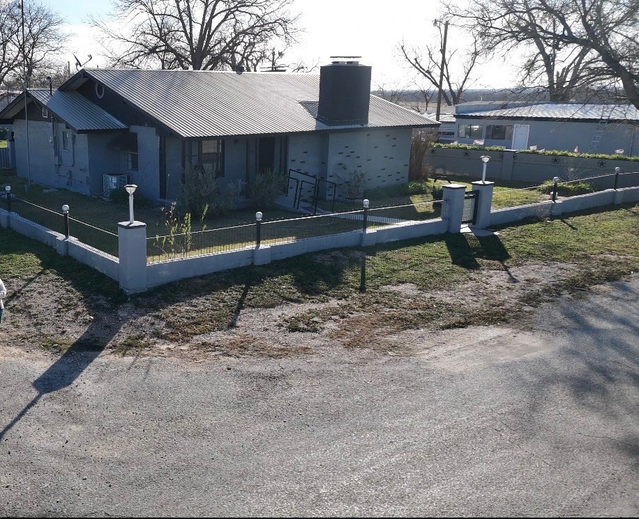 11550 Beaumont Avenue Property Photo 6