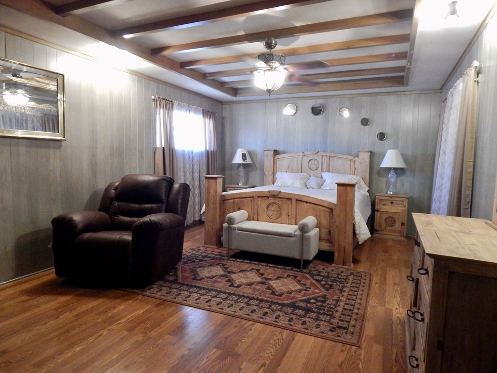 11550 Beaumont Avenue Property Photo 26