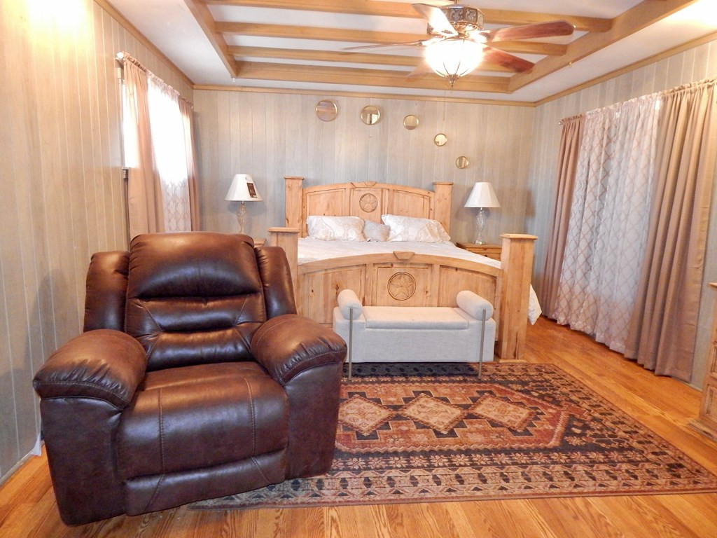 11550 Beaumont Avenue Property Photo 28