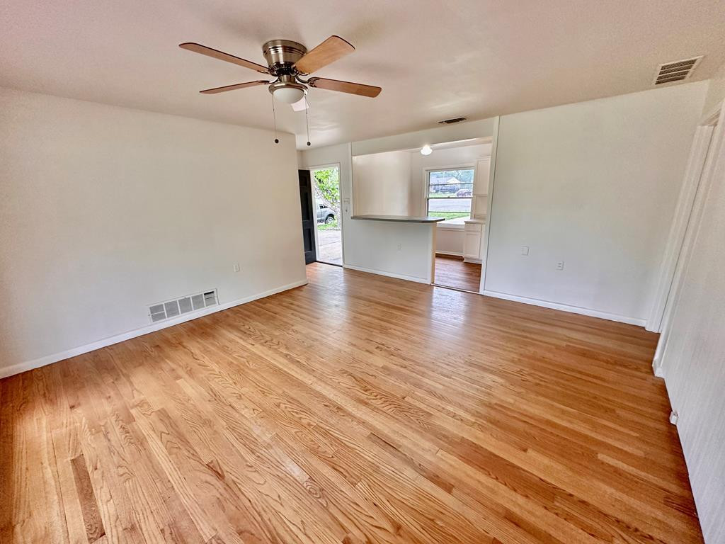 2319 W Beauregard Avenue Property Photo 3