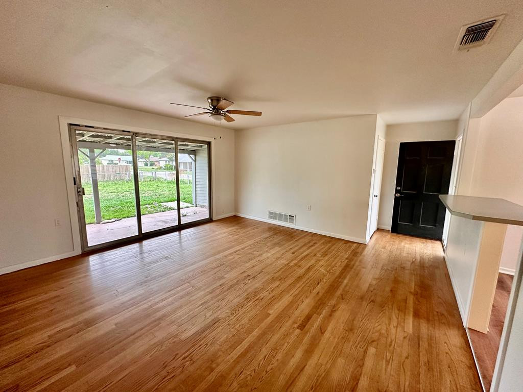 2319 W Beauregard Avenue Property Photo 5