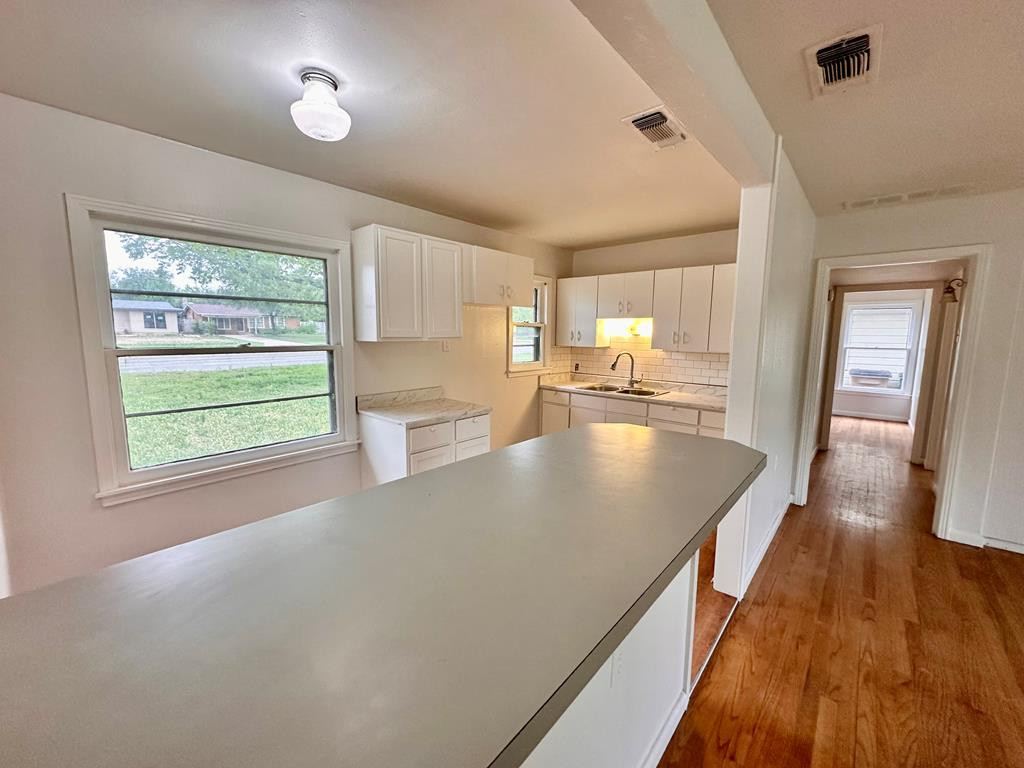 2319 W Beauregard Avenue Property Photo 6