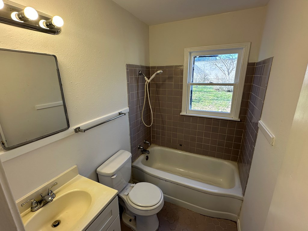2540 W Harris Avenue Property Photo 10