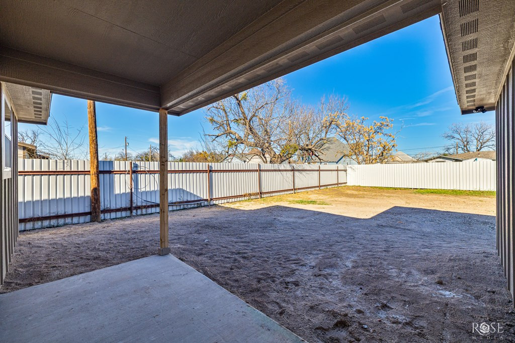 1608 N Oakes Street Property Photo 25