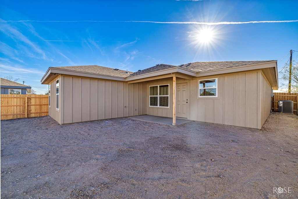 1608 N Oakes Street Property Photo 27