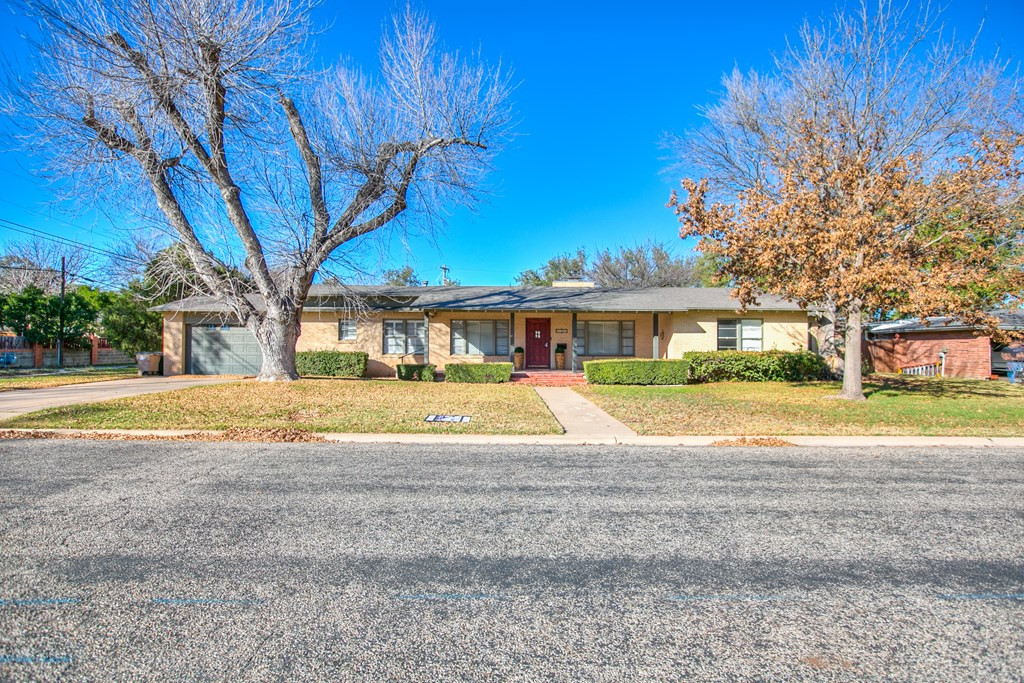 2706 Jann Drive Property Photo 2