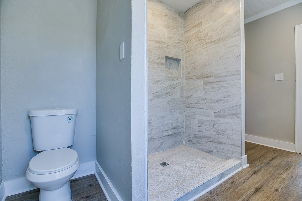 918 Koberlin Street Property Photo 22