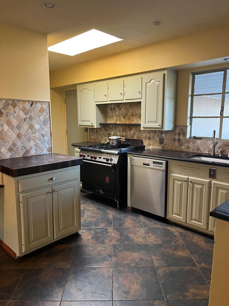 2539 Twohig Avenue Property Photo 11