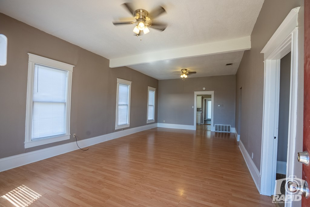 3207 Webster Avenue Property Photo 6