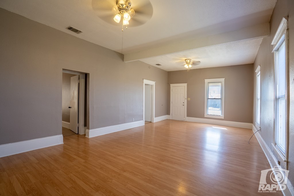 3207 Webster Avenue Property Photo 7
