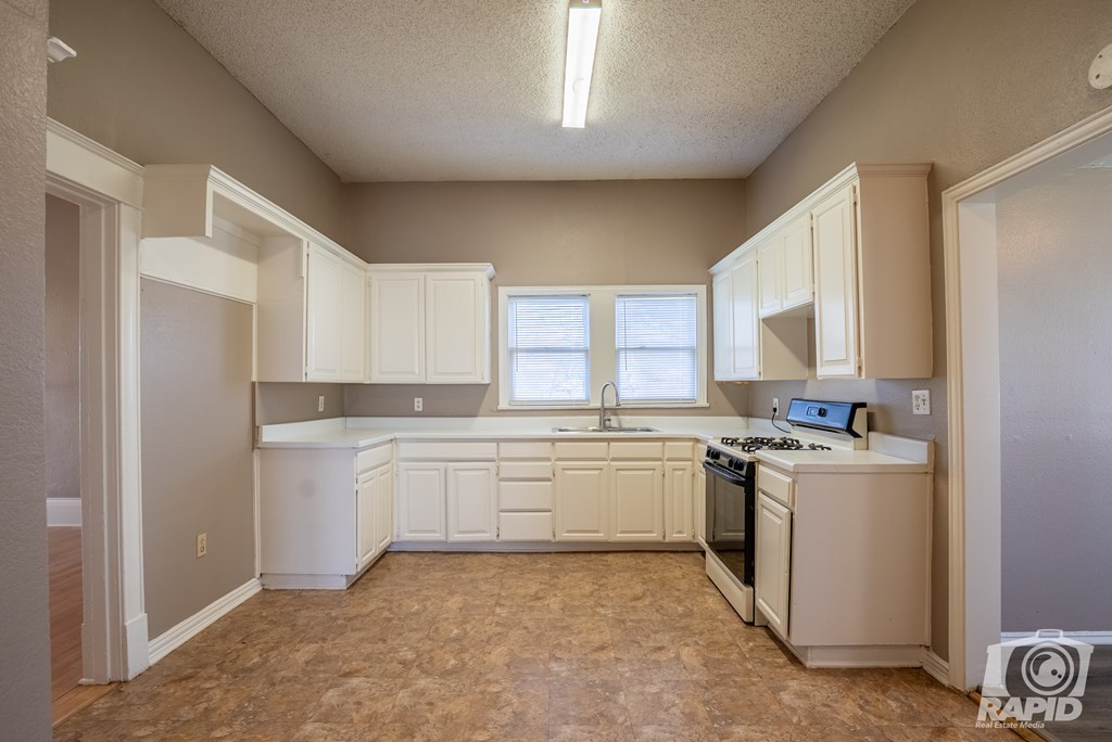 3207 Webster Avenue Property Photo 11
