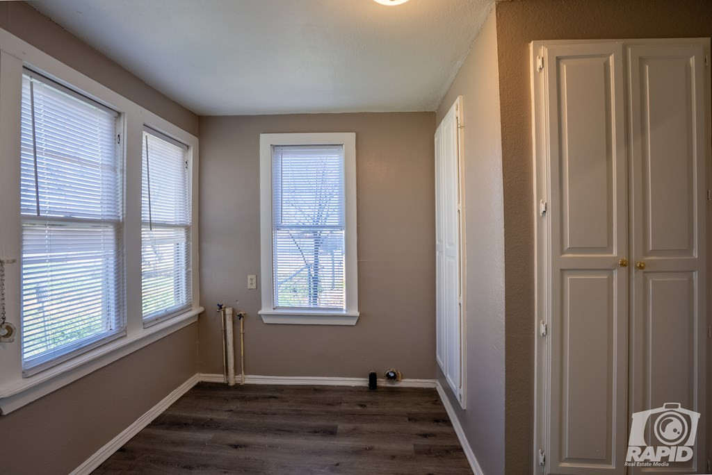 3207 Webster Avenue Property Photo 22