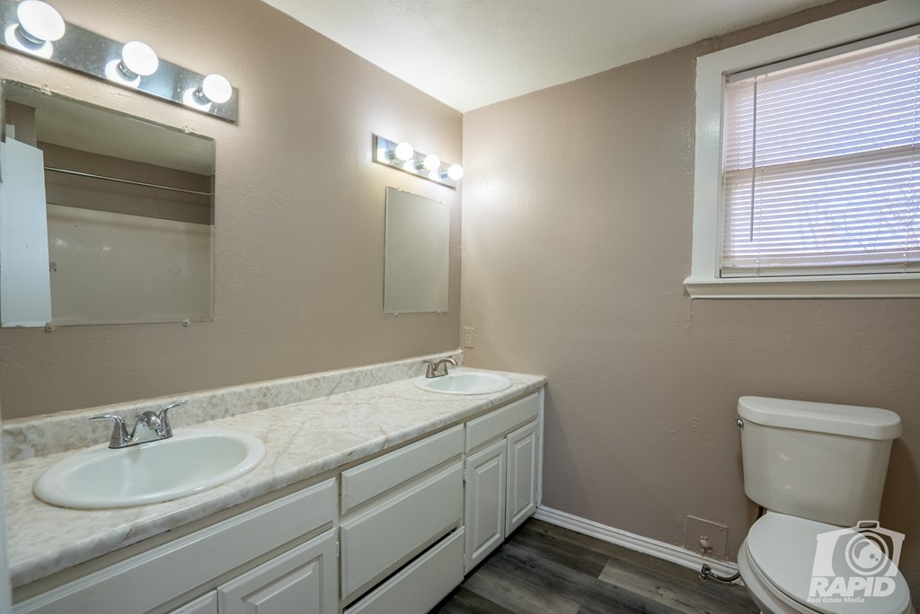3207 Webster Avenue Property Photo 24