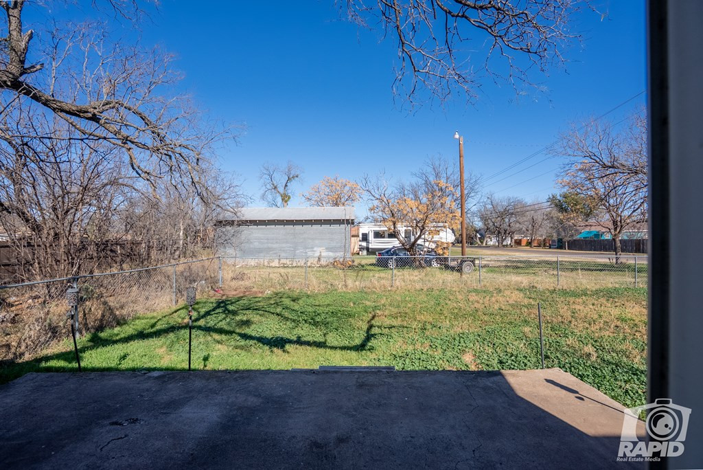 3207 Webster Avenue Property Photo 25
