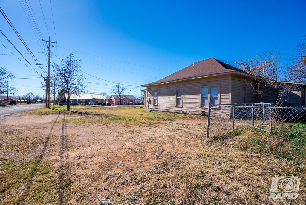 3207 Webster Avenue Property Photo 29