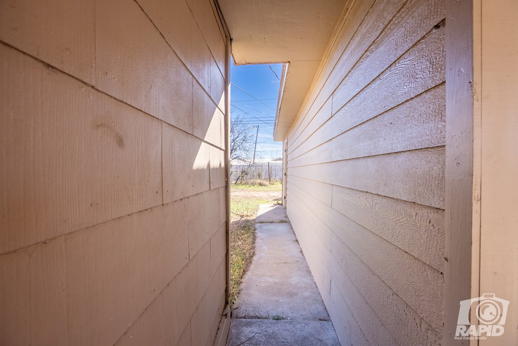 3207 Webster Avenue Property Photo 48