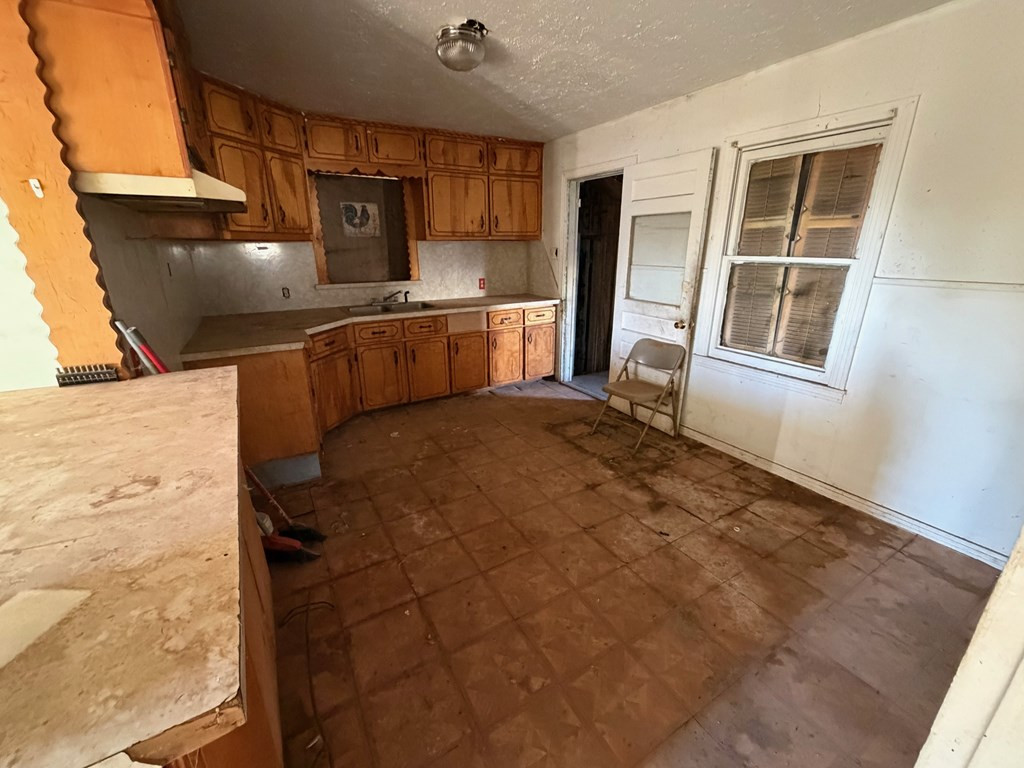 908 N 10th Street Property Photo 6