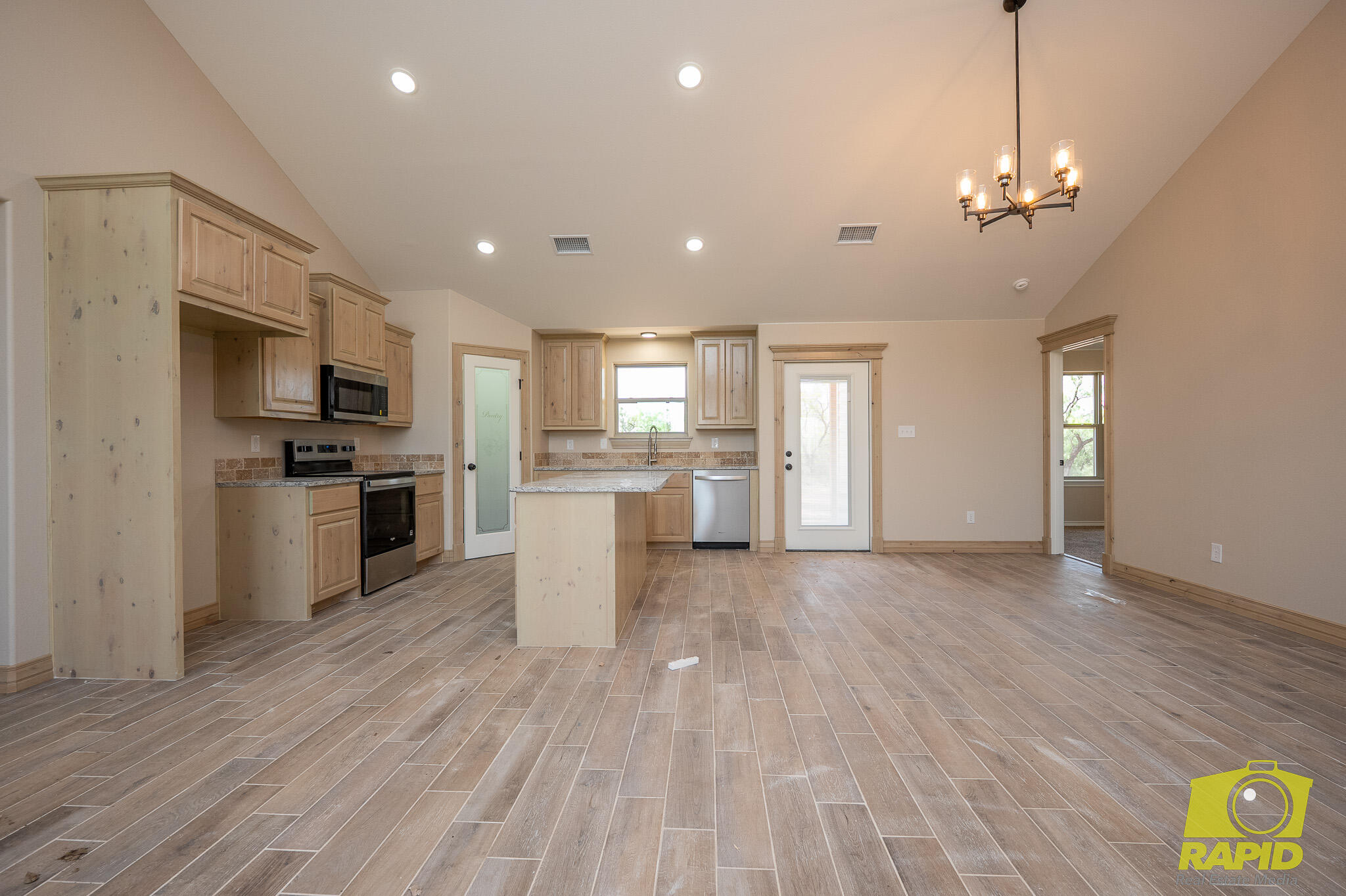 9711 Jaguar Trail Property Photo 5
