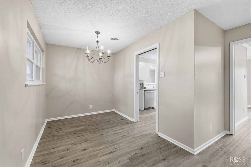 1902 S A&m Avenue Property Photo 8