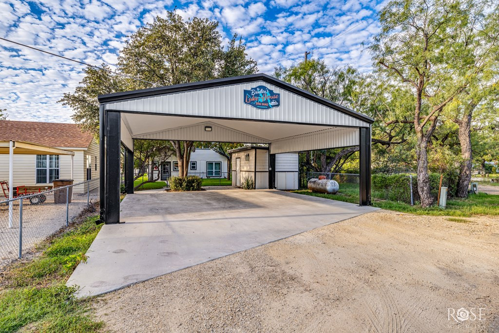 1706 Shad Road Property Photo 3