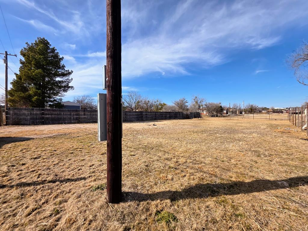 504 W Oak Avenue Property Photo 1