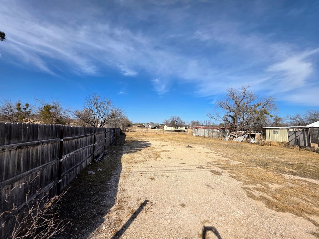 504 W Oak Avenue Property Photo 3