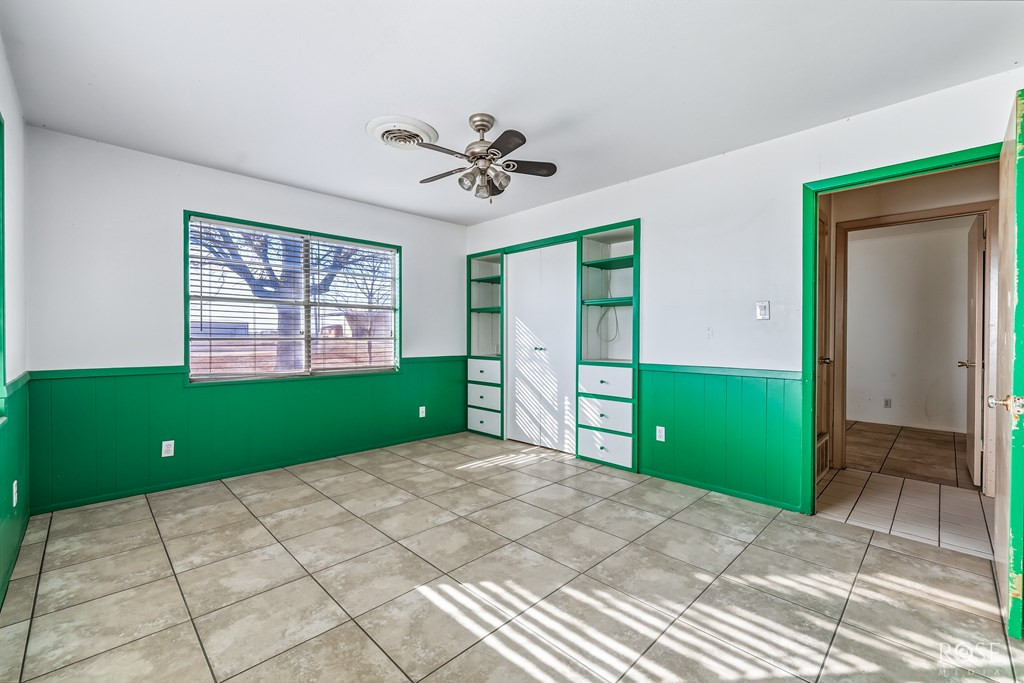 921 Broadway Street Property Photo 11