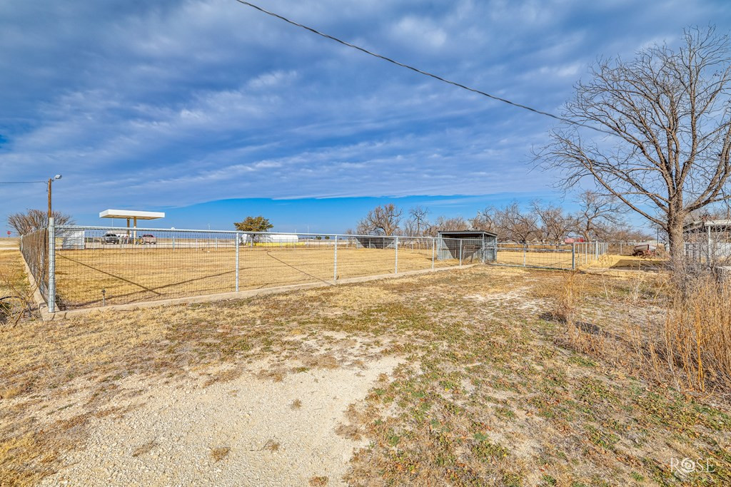 921 Broadway Street Property Photo 26