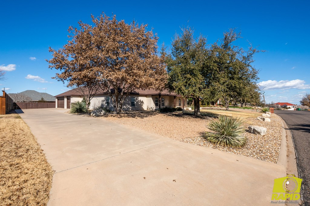 6014 Kingsbridge Drive Property Photo 3