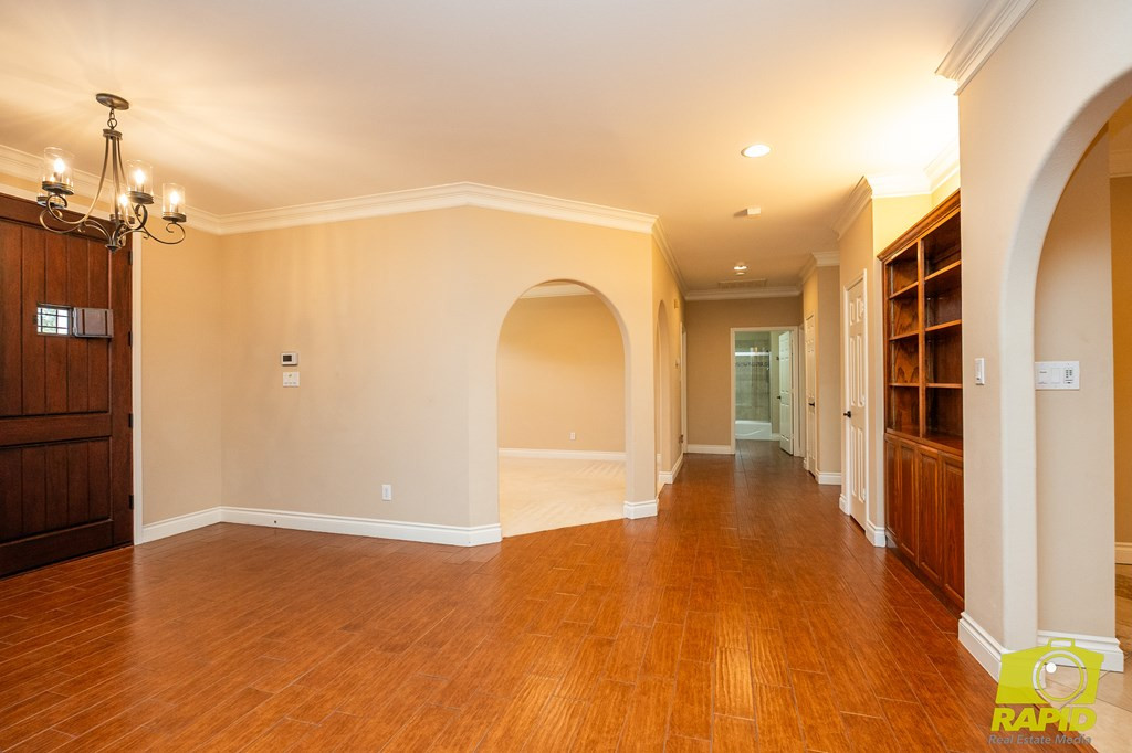 6014 Kingsbridge Drive Property Photo 8