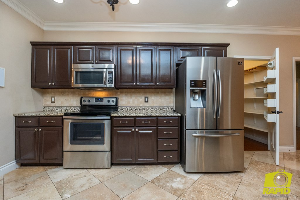 6014 Kingsbridge Drive Property Photo 15