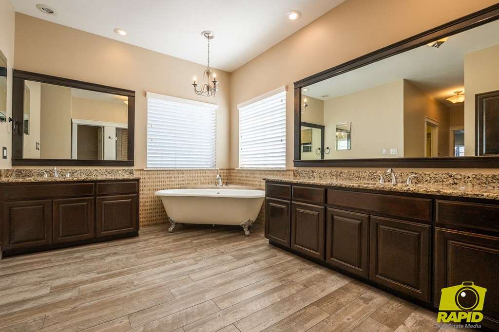 6014 Kingsbridge Drive Property Photo 23