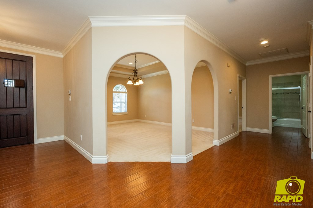 6014 Kingsbridge Drive Property Photo 28