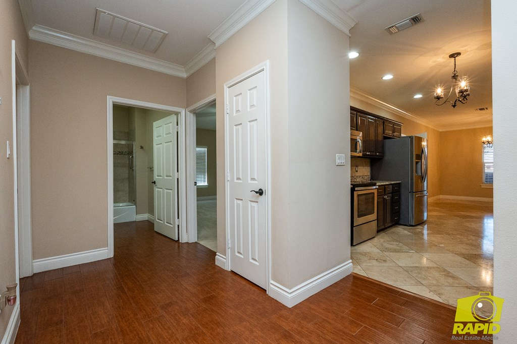 6014 Kingsbridge Drive Property Photo 29