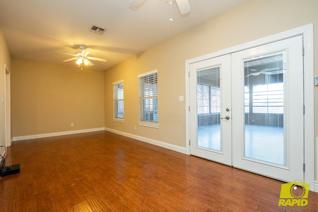 6014 Kingsbridge Drive Property Photo 37