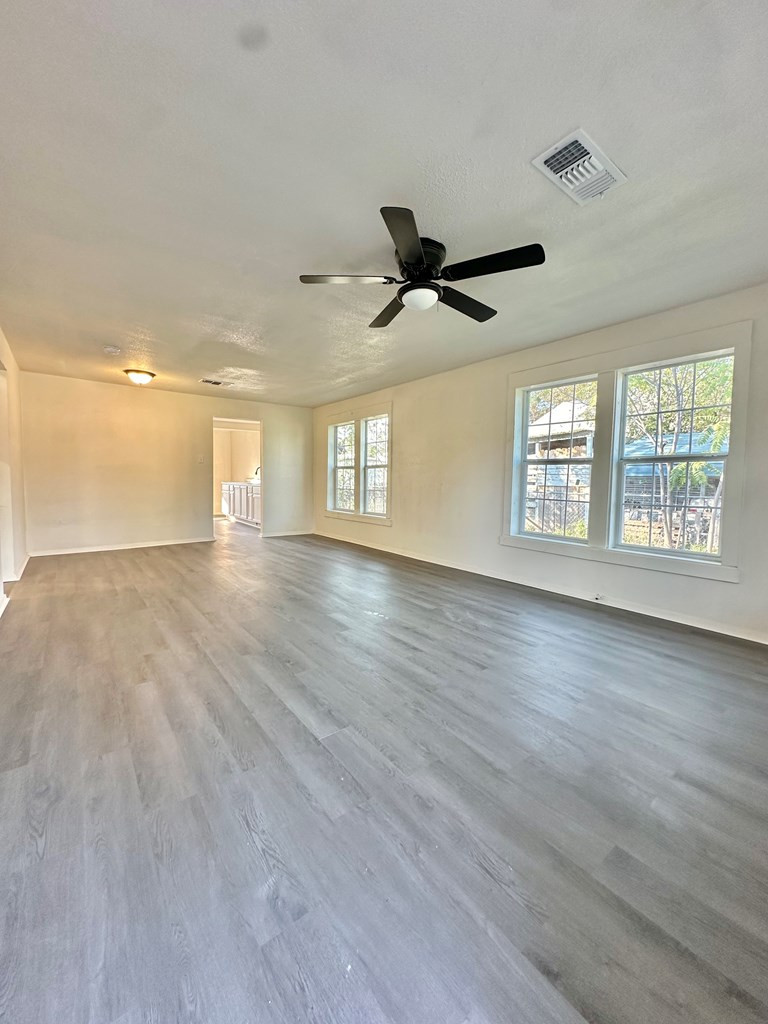 85 E 22nd Street Property Photo 2