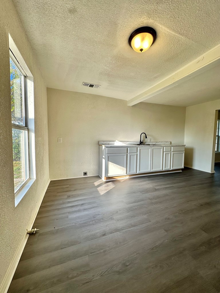 85 E 22nd Street Property Photo 4