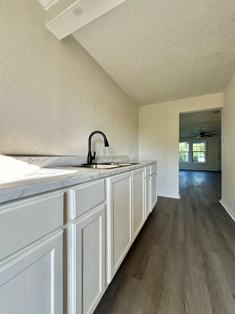 85 E 22nd Street Property Photo 7