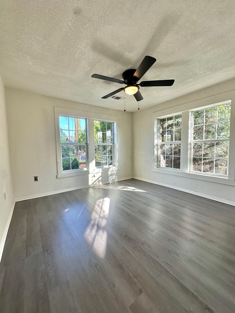 85 E 22nd Street Property Photo 8