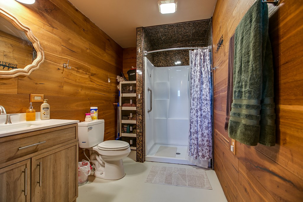 326 Menielle Road Property Photo 8