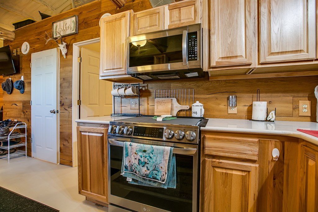 326 Menielle Road Property Photo 12