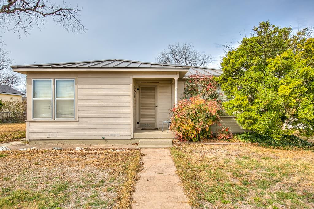 200 Sharp Avenue Property Photo 1