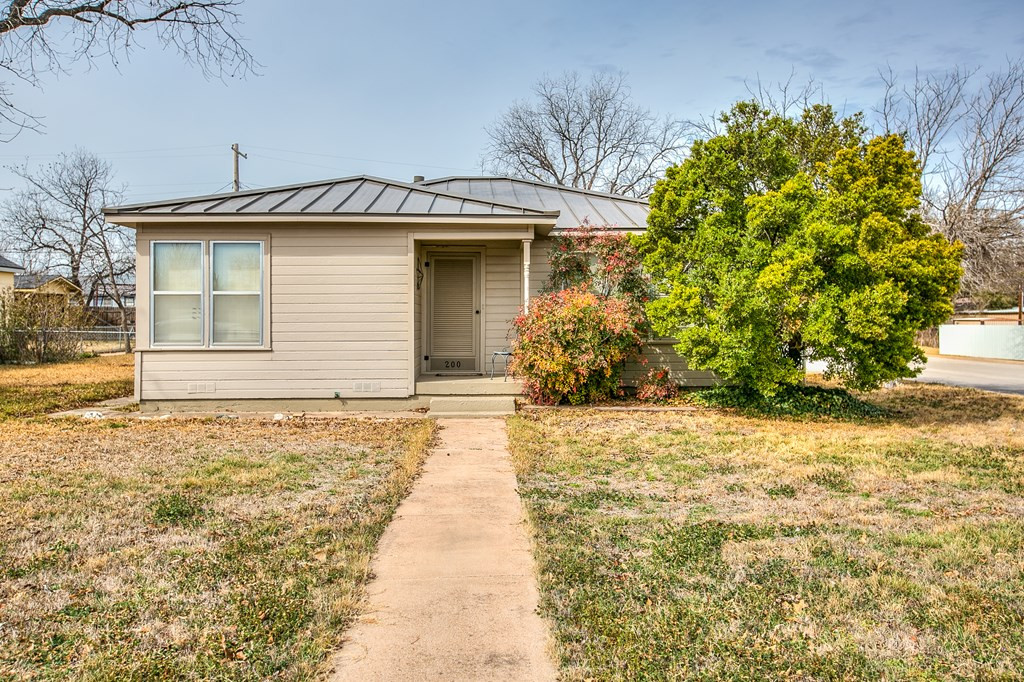 200 Sharp Avenue Property Photo 2